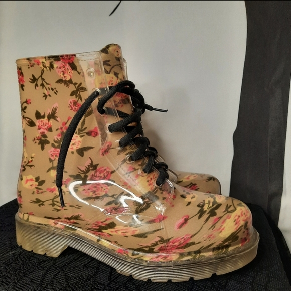 Floral Combat Rain Boots - Picture 2 of 7